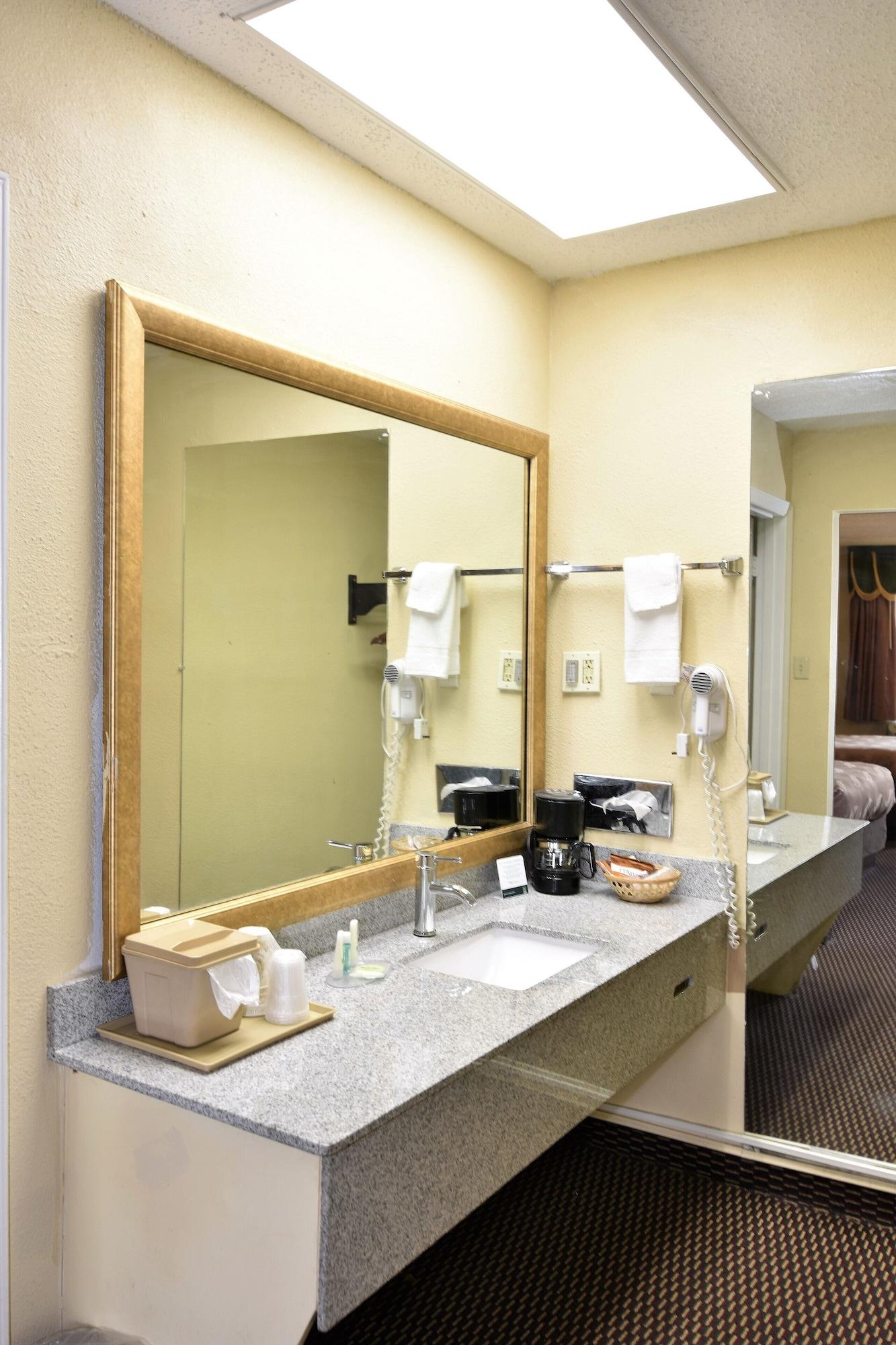 Rodeway Inn Harbison Area Колумбия Экстерьер фото