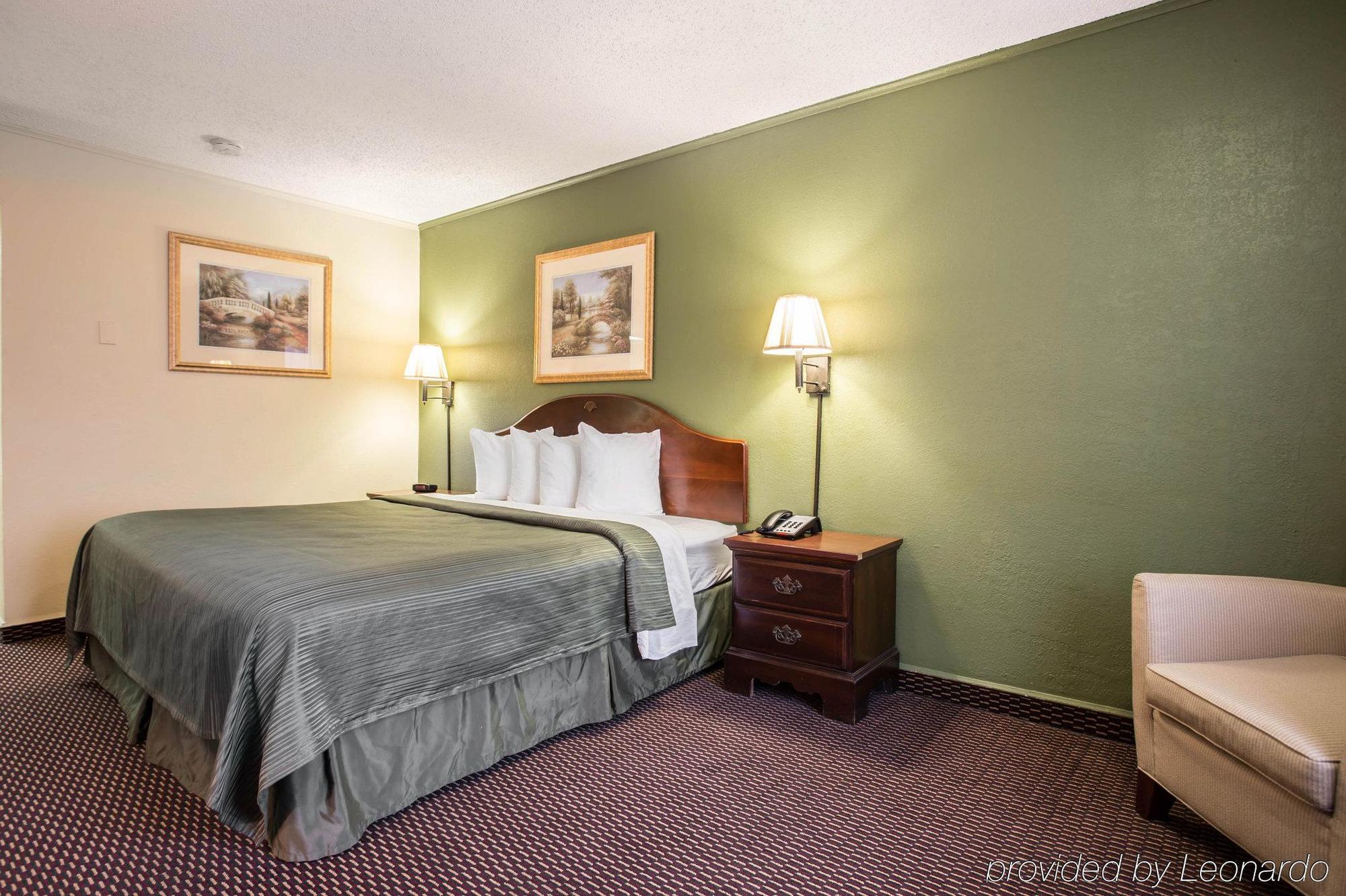 Rodeway Inn Harbison Area Колумбия Экстерьер фото