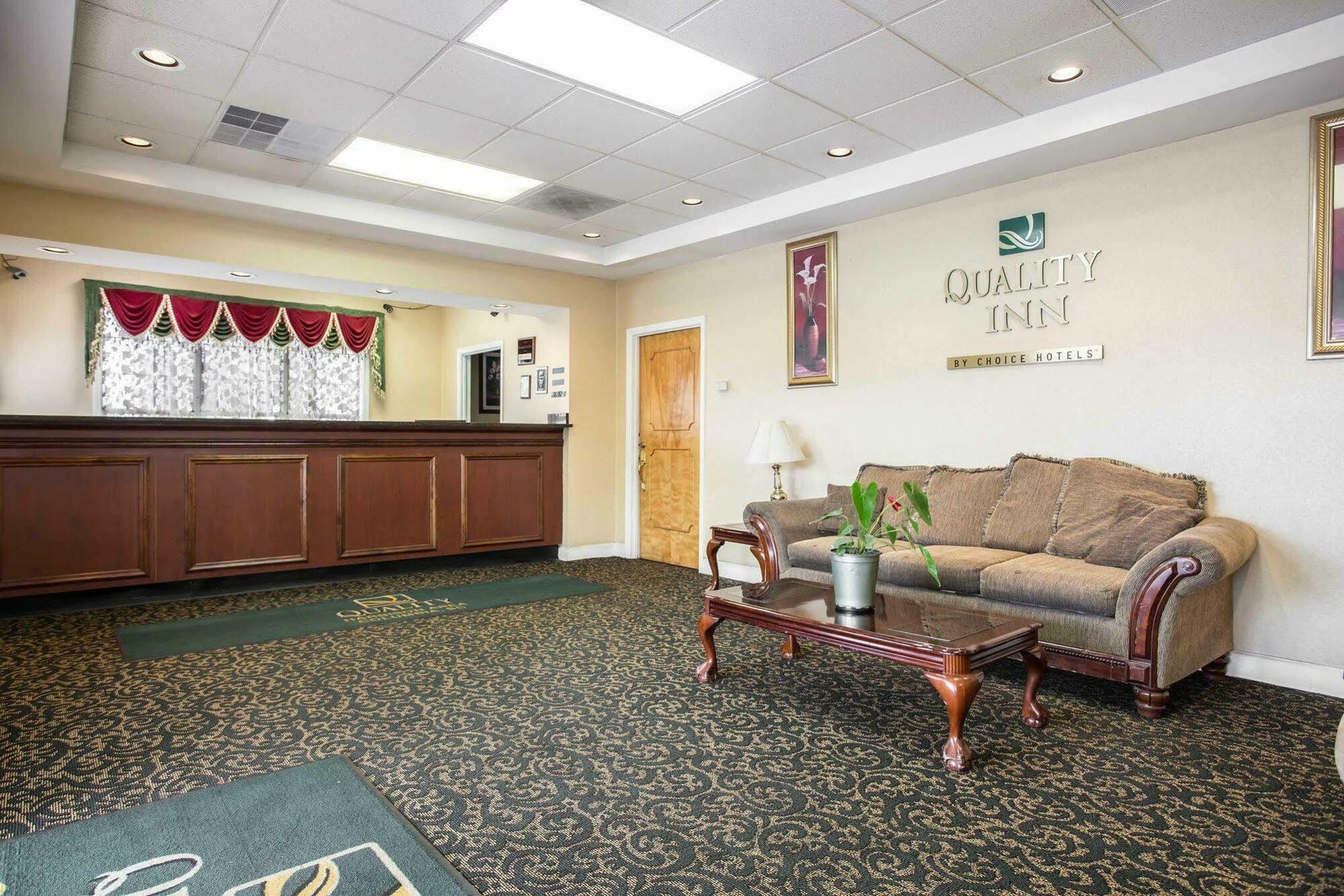 Rodeway Inn Harbison Area Колумбия Экстерьер фото